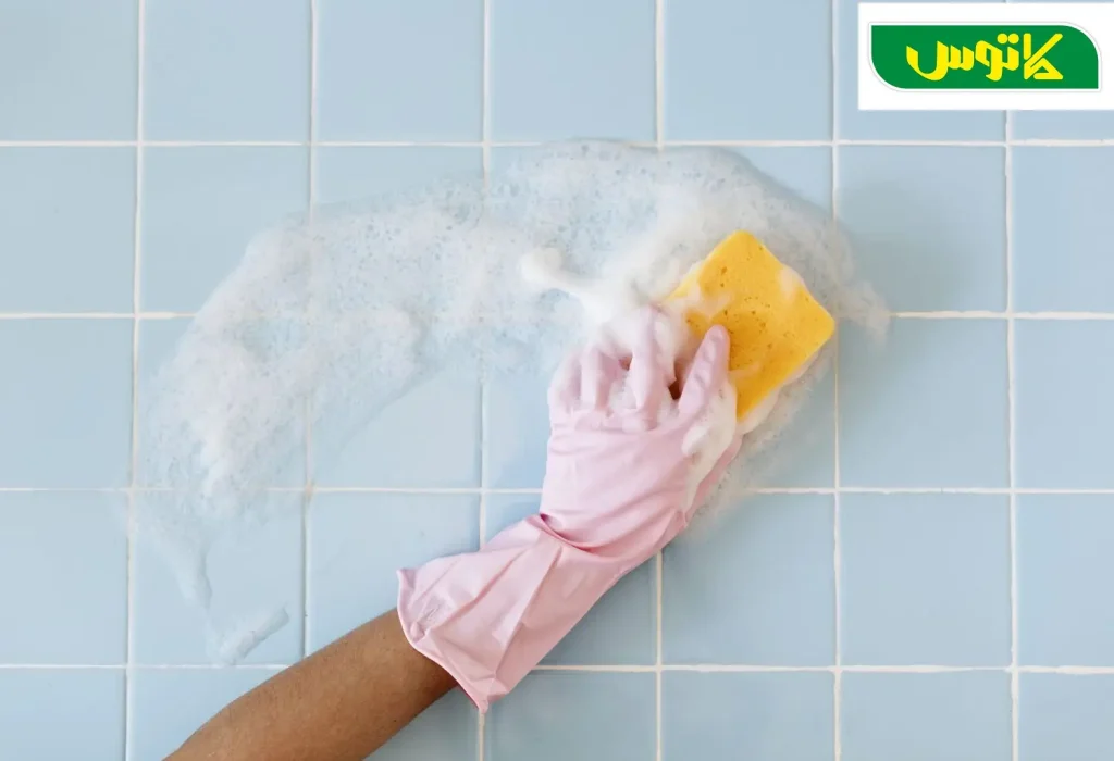 تمیز کردن کاشی و دیوار حمام